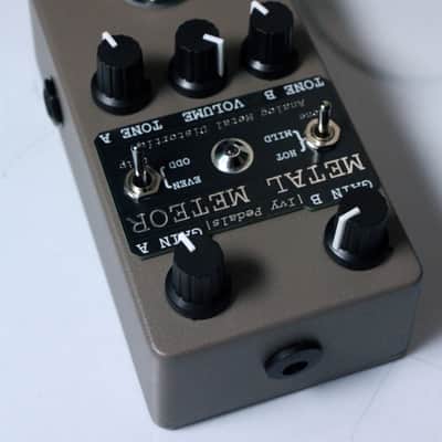 Ivy Pedals Metal Meteor analog metal distortion - Vintage Brown 2026 image 3