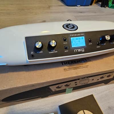 Moog Theremini Theremin 2018 - Present - White image 3