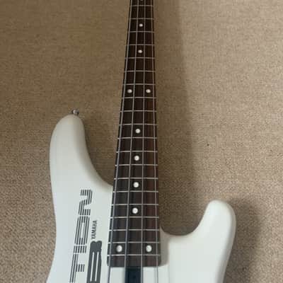Yamaha Motion B MB-II White Electric Bass Guitar Taiwan | Reverb