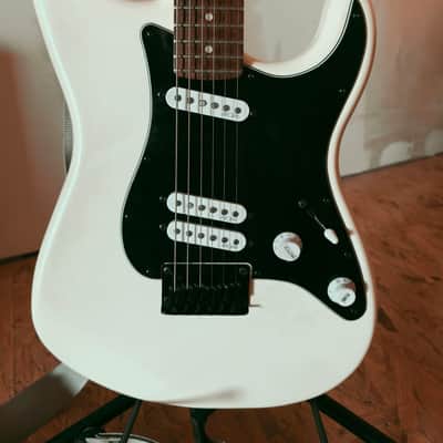 Squier Contemporary Stratocaster Special HT image 2