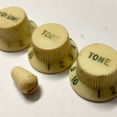 1982 Fender Fullerton USA complete Stratocaster knob set with tip original Vintage image 2