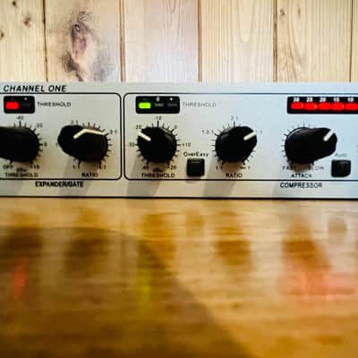 dbx 266xs Dual-Channel Compressor / Gate 2010s - Silver image 2