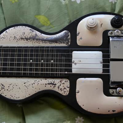 Rickenbacker Rickenbacker B6 "Panda" lap steel guitar 1940's - black and white image 2