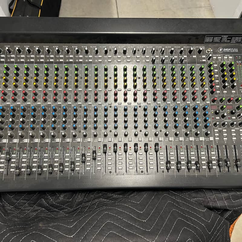 Mackie 2404VLZ4 24-Channel Mic / Line Mixer 2014 - Present - | Reverb