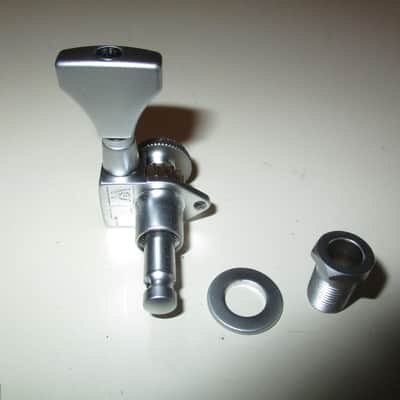 Hipshot Satin CHROME 6 In-Line GripLock Open-Gear Locking Left-Handed Tuners 2025 - Satin Chrome image 2