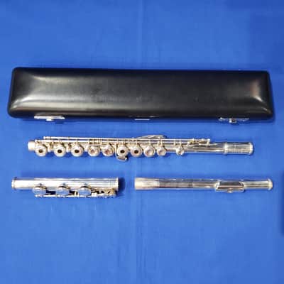 Yamaha YFL-481 Intermediate Open-Hole Flute w/ Case & B Footjoint image 8