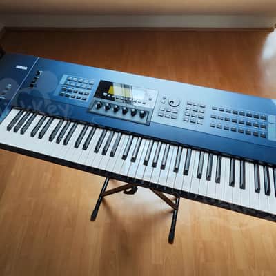 Yamaha EX5 Multi Engine Synthesizer Workstation excellent condition image 2