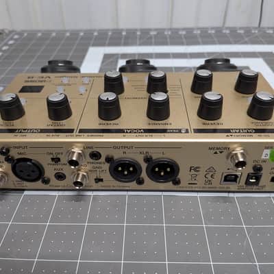Boss VE-8 Acoustic Singer Effects Processor Looping Pedal image 5