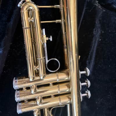 Trumpet with case and  mouthpiece image 8