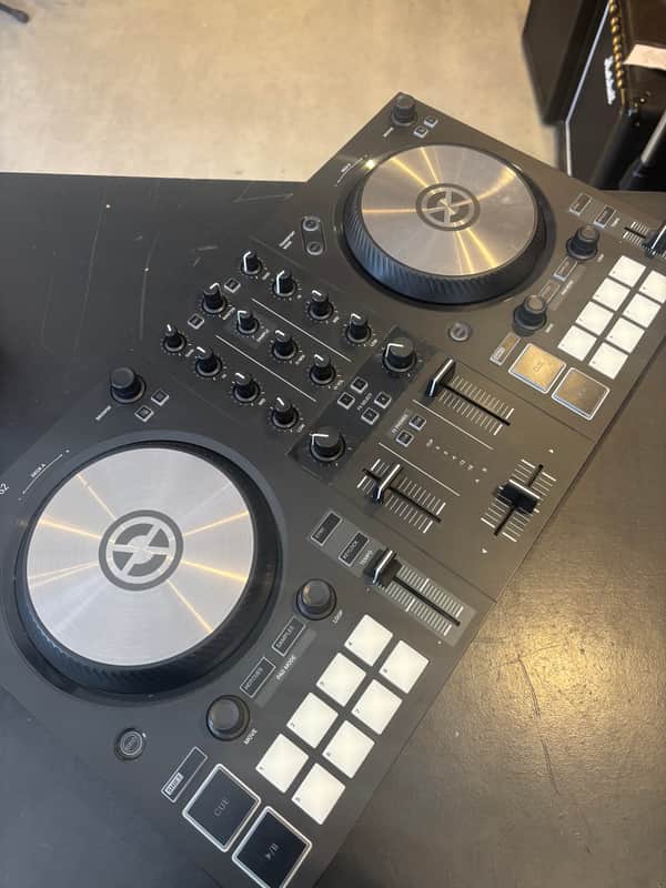 Native Instruments Traktor Kontrol S2 MK3