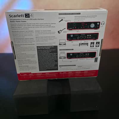 Focusrite Scarlett 2i4 2nd Gen USB Audio Interface 2016 - 2018 - Red / Black image 2