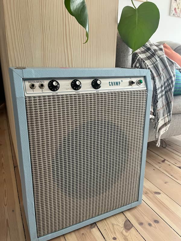 Vibro Champ, Champ, Cabinet with Jupiter 12" Speaker image 1