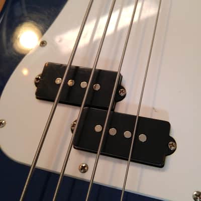 Squier Affinity Precision Bass Blue image 6