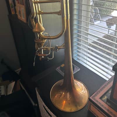 C.G. Conn 88HTO Early 2000’s - Clear lacquer, red brass bell image 2