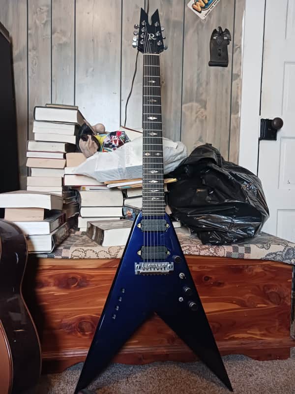 BC RICH Jr. V 1999 - Blue image 1