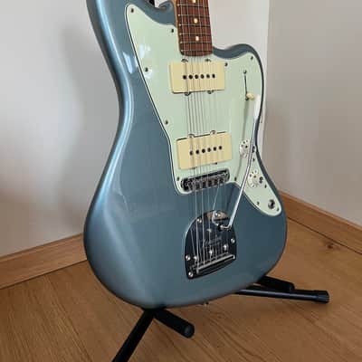 Fender Limited Edition Player Jazzmaster 2022 - Ice Blue Metallic image 2