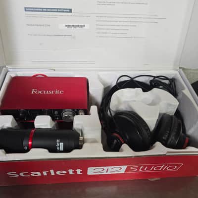Focusrite Scarlett 2i2 2nd Gen Studio Bundle with Headphones, Mic and Cable 2016 - 2018 - Black/Red image 3