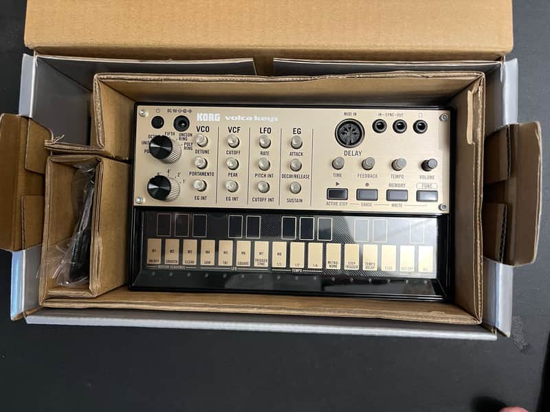 Korg Volca Keys Analog Loop Synthesizer 2013 - Present - Gold/Black image 1