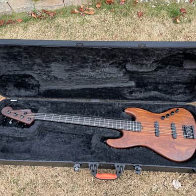 Warmoth Jazz Bass; Luthier-built in 2015; Natural walnut/wenge/ebony; Bartolini Active EQ; NICE! image 10