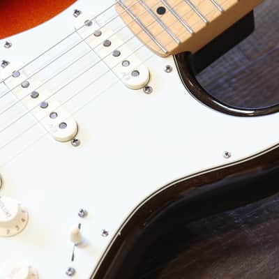 MINTY! 2014 Fender American Deluxe Stratocaster Plus Mystic 3-Color Sunburst w/ Personality Cards + COA OHSC image 4