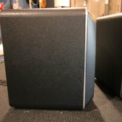 KRK V4 Series 4 4" Active Studio Monitors (Pair) – 2016–2021 – Black w/ Grilles & Cables Bild 2