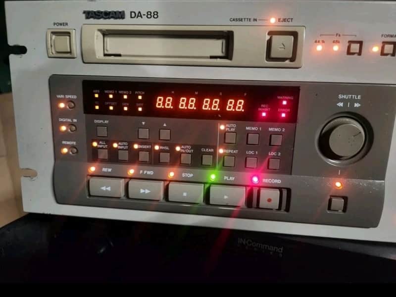 Immagine Tascam DA-88 8-Channel Digital Multitrack Recorder - Upgraded Zero-Hour Unit - 1