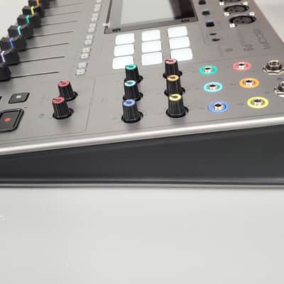 Zoom PodTrak P8 Multitrack Recording Mixer - Gray image 3