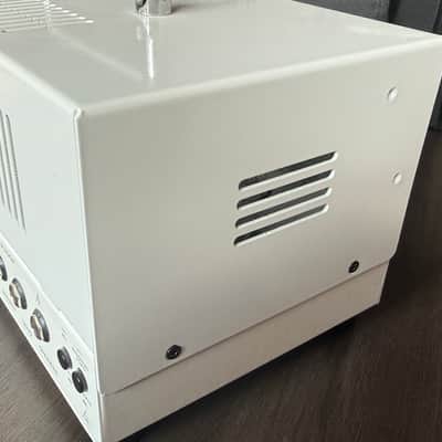 REVV D20 20-Watt Guitar Amp Head - White image 4