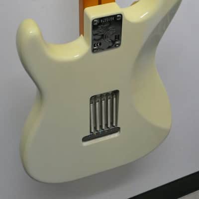 Fender® - 011-7702-801 - Eric Johnson Stratocaster® Maple image 3
