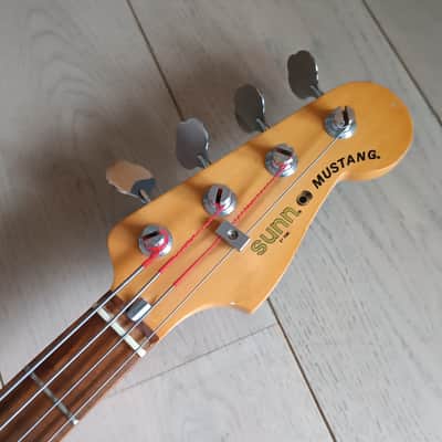 Sunn Fender Mustang Bass 1980s - Red image 8