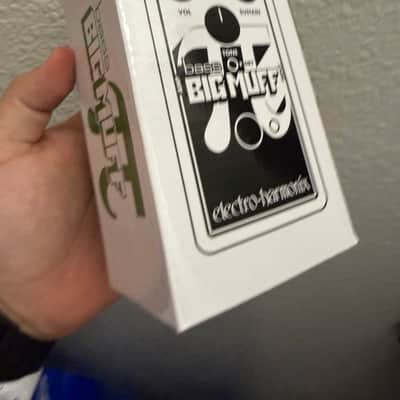 Electro-Harmonix Nano Bass Big Muff Pi Distortion / Sustainer 2014 - Present - Green / Black image 5