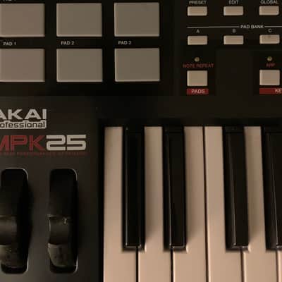 Akai MPK25 2012 - Black image 10