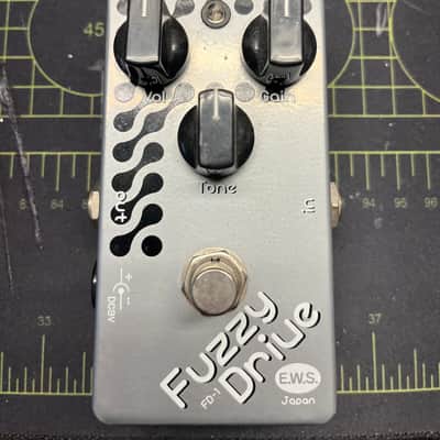 ギター E.W.S. Fuzzy Drive E.W.S. Little Fuzzy Drive – Vintage Guitar® magazine