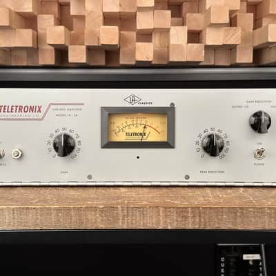 Universal Audio Teletronix LA-2A Leveling Amplifier / Optical Compressor. Original! LA 2A LA2A 2 A. MINT! image 1