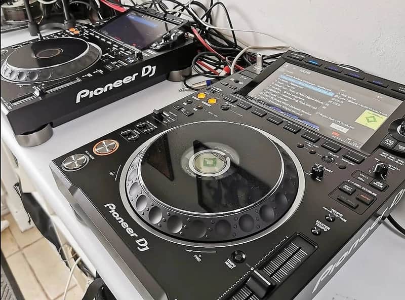 Pioneer CDJ-3000 - Professional DJ multi player - black image 1