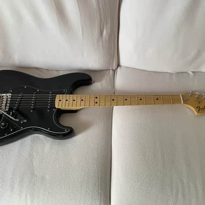 Fender Stratocaster with Maple Fretboard 1978 - 1981 - Black image 4