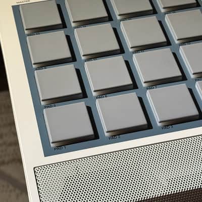 Akai MPC Live II Standalone Sampler / Sequencer Retro Edition 2020 - Present - Grey image 2