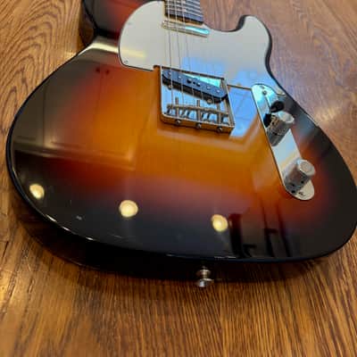 Fender American Vintage II '63 Telecaster 2022 - Present - 3-Color Sunburst image 4