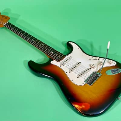 Fender Stratocaster 1967 Super Rare! - 3-color Sunburst image 24