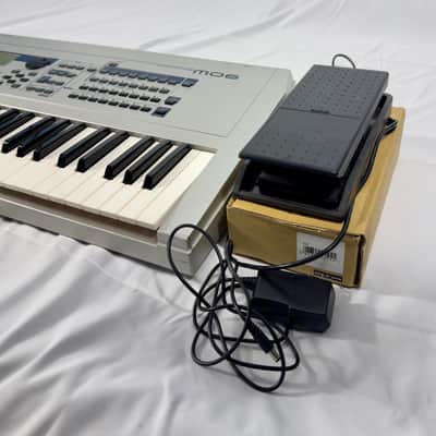 Yamaha MO 6 Production Synthesizer 61 Key 2000s - Gray image 2