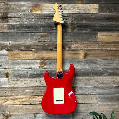 (18042) Squier Strat - Mighty Mite HSS Pickups with Rosewood Fretboard - Candy Apple Red image 13