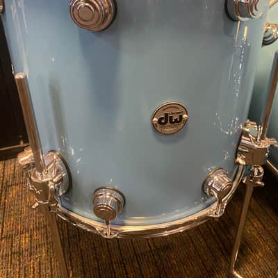 DW Collectors Series Maple 4 Piece Shell Pack - Solid Sky Blue - DEMO image 4
