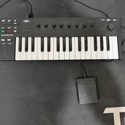 Native Instruments Komplete Kontrol M32 2019 - Black image 2