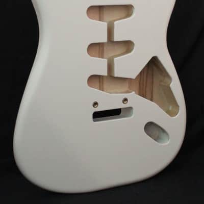 Stratocaster body Olympic White image 2