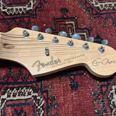 Fender Eric Clapton Artist Series Stratocaster with Vintage Noiseless Pickups 2005 Torino Red image 10