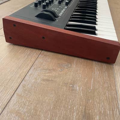 Dave Smith Instruments Prophet 08 PE 61-Key 8-Voice Polyphonic Synthesizer 2009 - 2015 - Black with Wood Sides WITH CASE image 4