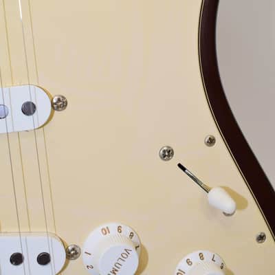 2003 Fender Highway One Stratocaster Electric Guitar, Rosewood Fingerboard, Crimson Red Transparent w/ Case imagen 5