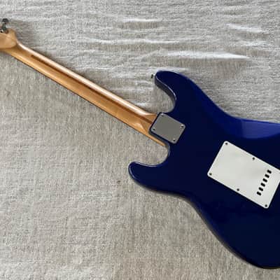 2005 Squier Affinity Stratocaster Midnight Blue Rosewood Fretboard image 10