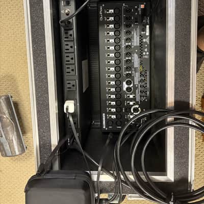 Allen & Heath QU-PAC Ultra-Compact Digital Mixer with Touchscreen 2018 - Present - Black image 4