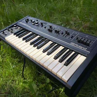 Roland SH-09